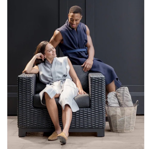 NWOT Four Seasons Wool Resort Robe - Picture 4 of 4